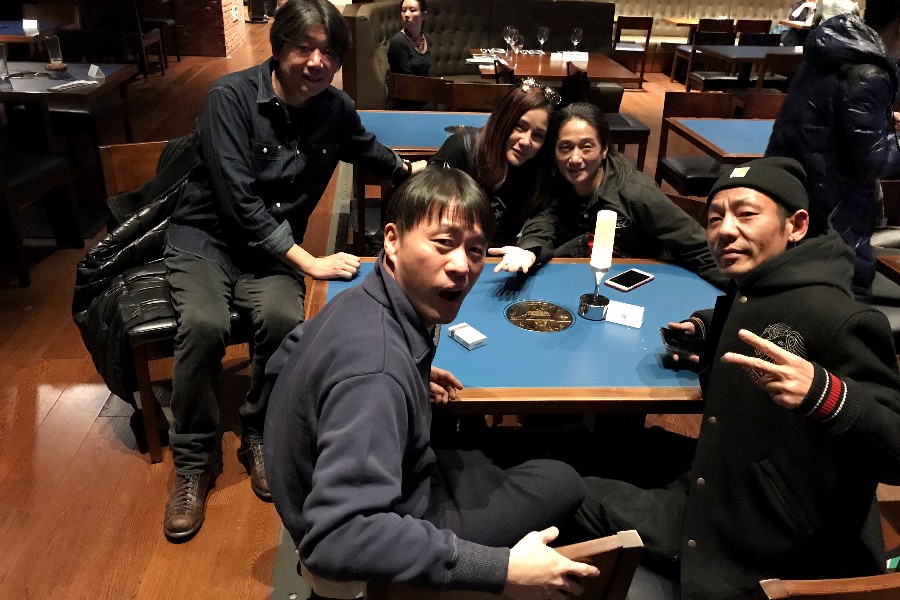 老狼、高旗同台演唱了《大孩子》，这个组合可以说是相当OG了