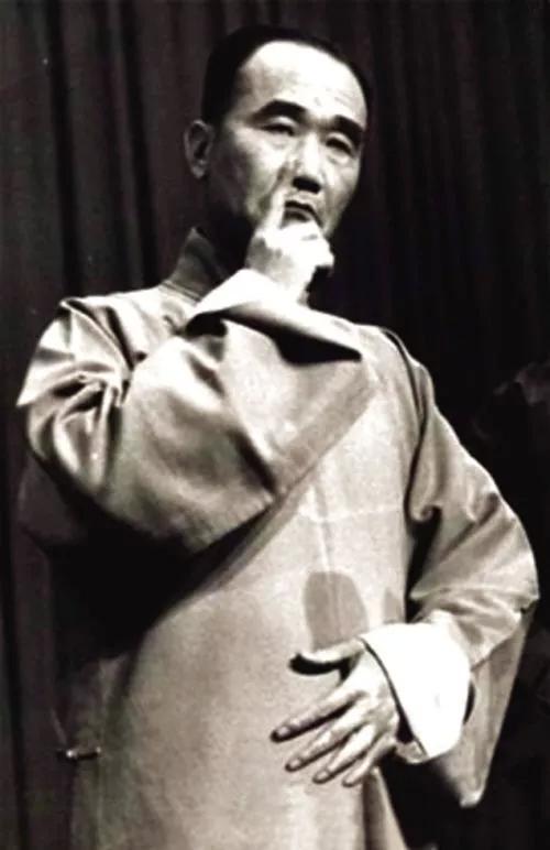 曾被迫害到血肉模糊的相声大师侯宝林,已在人们心中活了100年