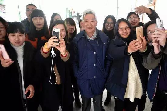 马云：如果可以不当首富……