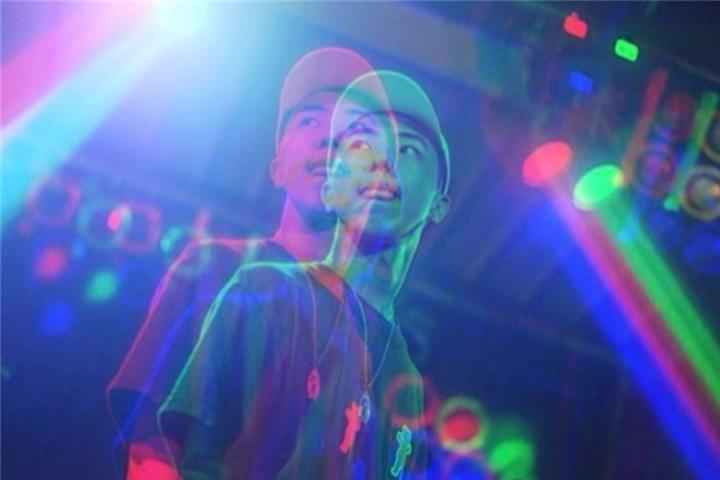 一个会唱情歌的狮子王，辛巴全新单曲《贝德丽采》上线