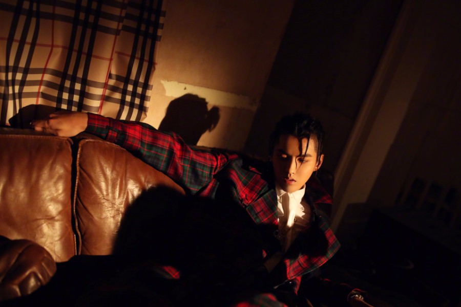 第一个登顶iTunes总榜的华人，Billboard是这样评价吴亦凡的