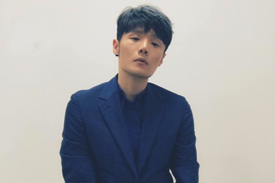 李荣浩低调现身女友杨丞琳演唱会，然而他的眼睛已经暴露了自己