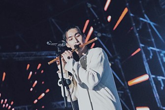 红花会毕冉连发新歌两首，在家暴中成长的他唯有音符是他的画笔