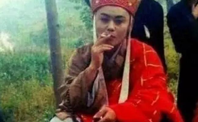 妹子说：每次在KTV听到男生唱这10首歌，我都想摔门而出…